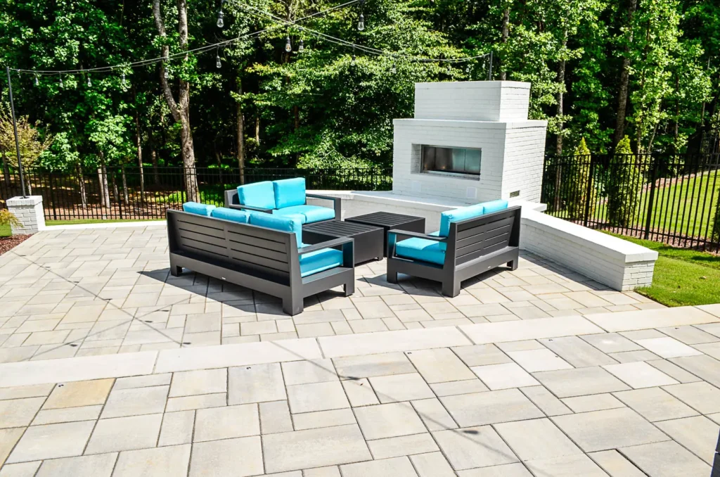 Custom patio installed by Bellus Terra
